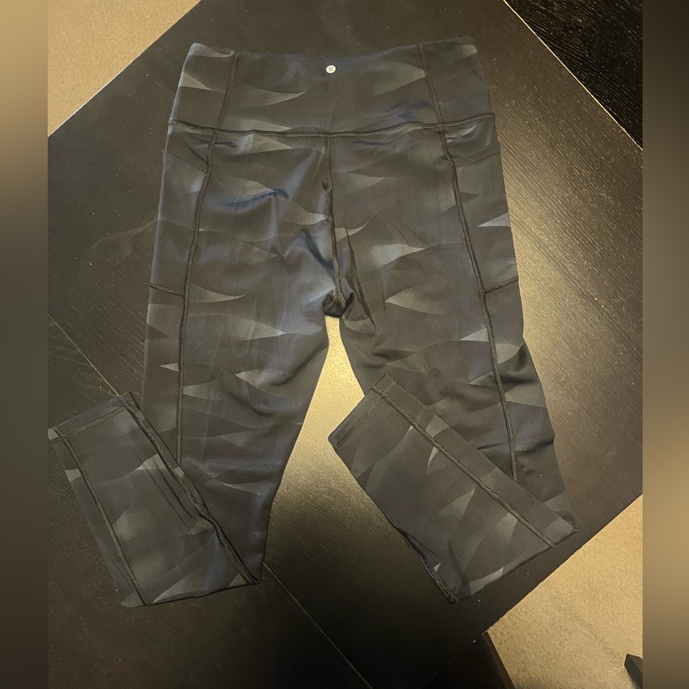 Victoria’s Secret leggings w/side pocket. Size large/long - Picture 2 of 5